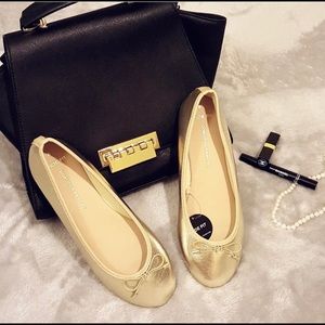 Dorothy Perkins Ballet Flats Metallic Gold